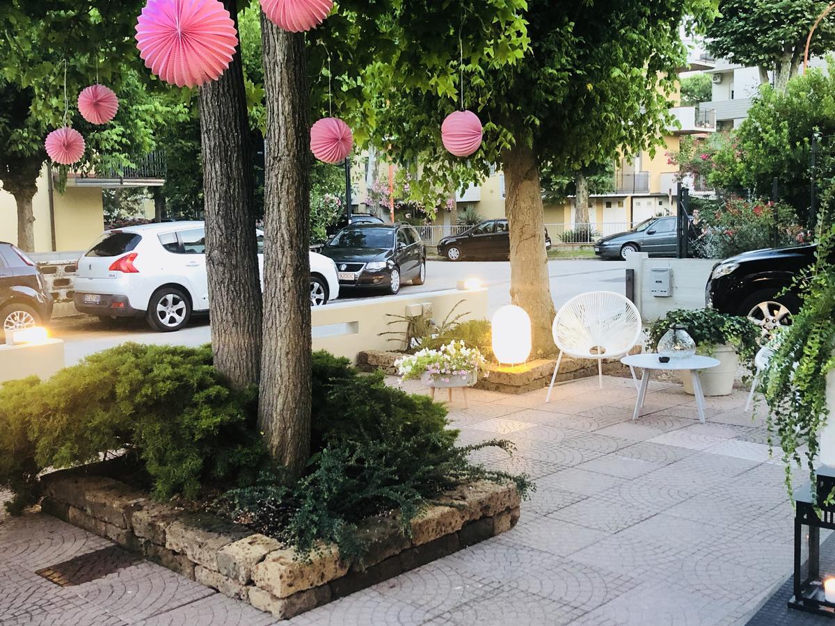 Hotel Aplo - Breakfast Experience Cervia Exterior foto